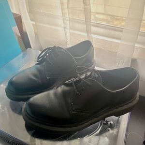 Dr Martens Smooth Leather Oxfords in Womens Size 8